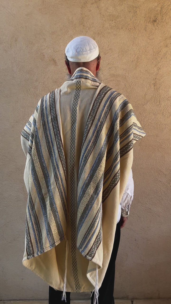 Hod Tallit desigend and Handmade by Tallisman